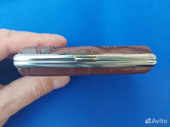 Портсигар металлический, покрыт кожей