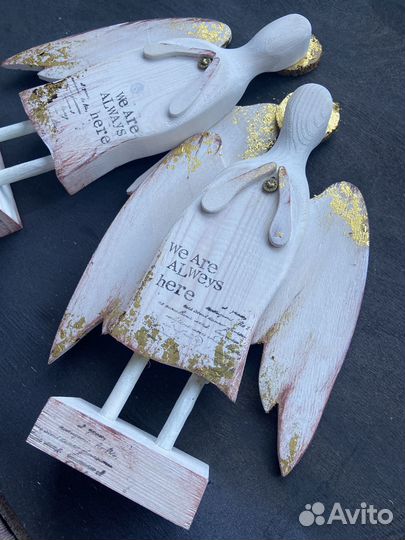 Ангел из дерева с художественной росписью