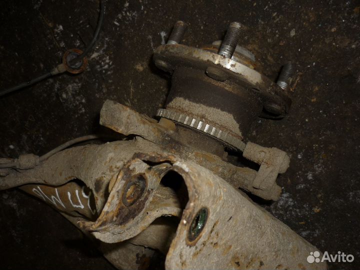 Задняя правая ступица Мазда 6 GG