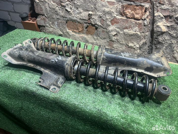 Стойка задняя правая левая Audi 80 B4