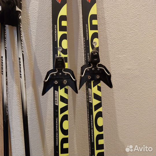 Беговые лыжи 150, палки 100, ботинки р.33