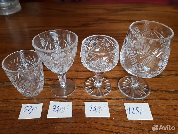 Хрустальные стопки рюмки бокалы.Блюдо для торта