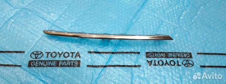 Corolla 150 хром решетки радиатора правый верхний