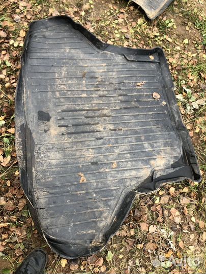 Коврик багажника