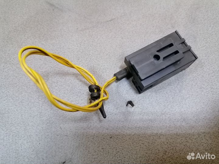 Датчик температуры в салоне Mitsubishi Lancer 8