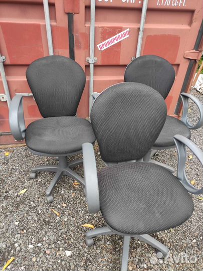 Компьютерные кресла 3шт бу