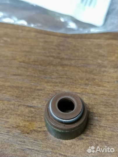 Маслосъемные колпачки