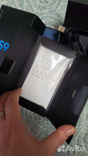 Коробка с комплектом galaxy s9