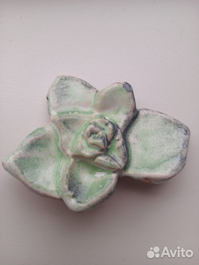 Керамическая брошь ручной работы