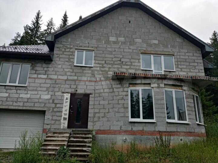 Коттедж 320 м² на участке 17 сот.