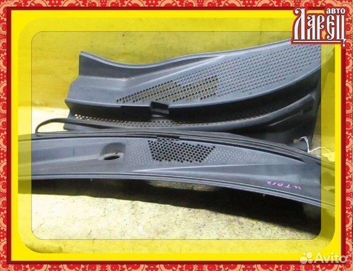 Решетка под лобовое стекло Nissan Primera wagon WT