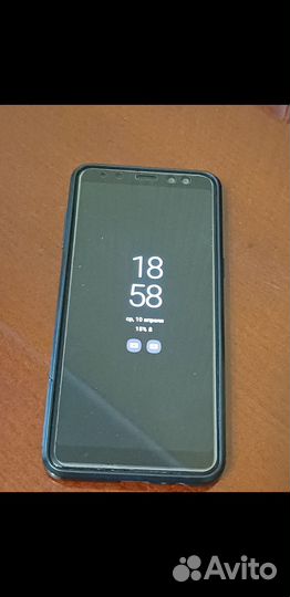 Samsung Galaxy A8 (2018), 4/32 ГБ