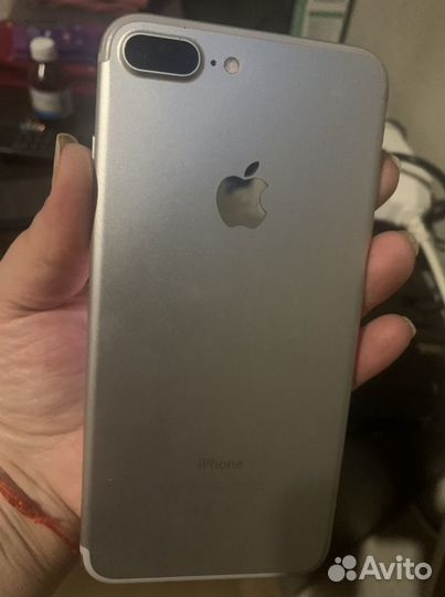 Продаю айфон 7+