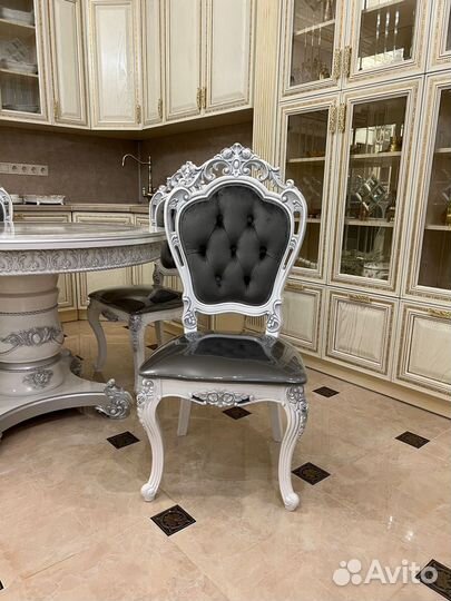 Стол и Стулья