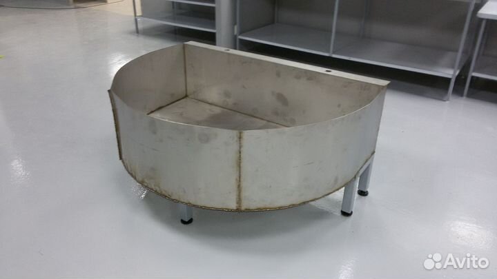 Столы, стеллажи, нейтральное оборудование из нерж