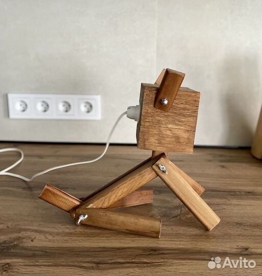 Светильник настольный деревянный