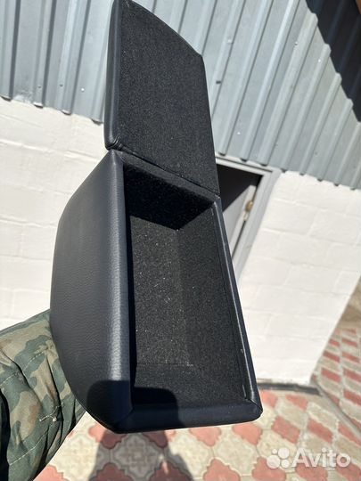 Подлокодник хундай солярис 2