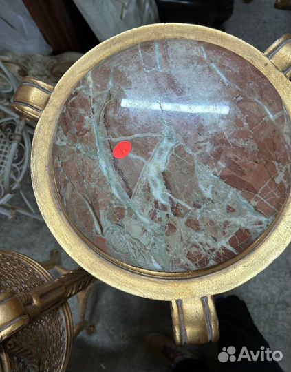 Подставка для цветов. Кашпо. Антикварная мебель