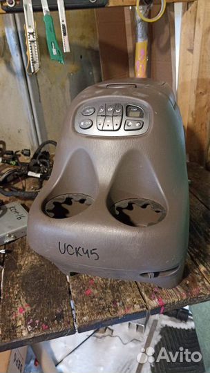 Подлокотник Toyota Sequoia UCK45 2UZ-FE 2005