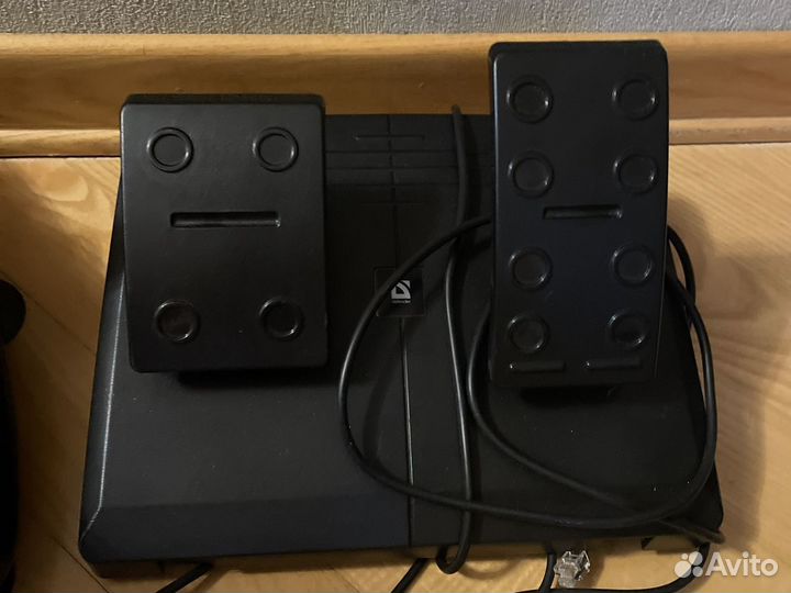 Игровой руль, педали