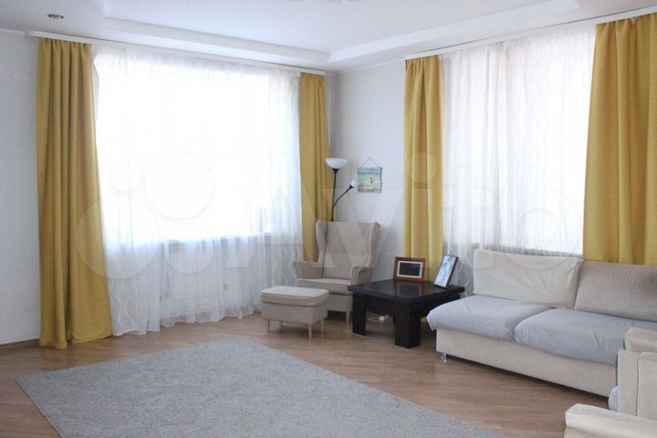 Коттедж 323,5 м² на участке 11,5 сот.