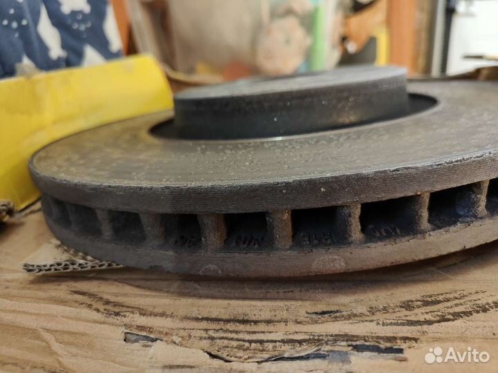 Диск тормозной передний Volkswagen Touareg