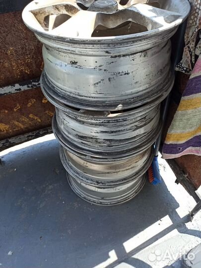 Продам диски на Mazda Premacy