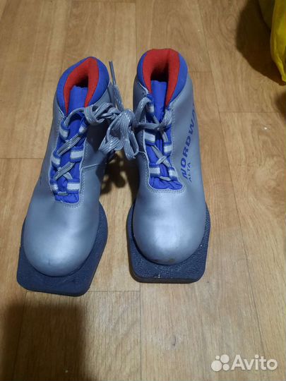 Лыжные ботинки