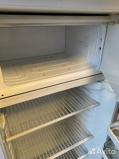 Холодильник Атлант однокамерный б/у в ремонт