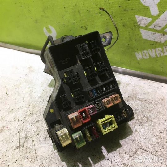 Блок предохранителей Вольво C40