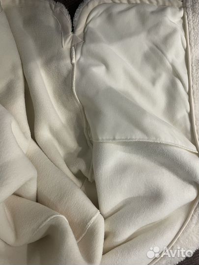 Кофта с пуговицами белая