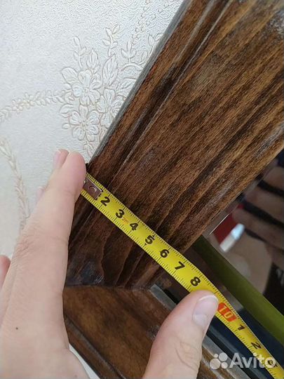 Зеркало настенное в деревянной раме