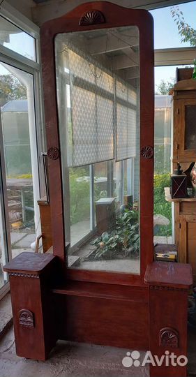 Старое зеркало в русском стиле