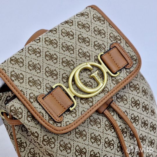 Рюкзак Guess