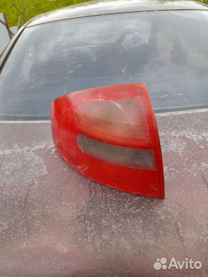 Фара audi a6 с5 задняя водительская