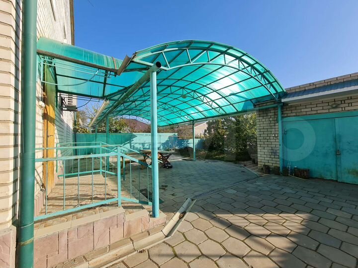 Дом 204,3 м² на участке 6 сот.