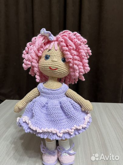 Вязаная кукла ручной работы
