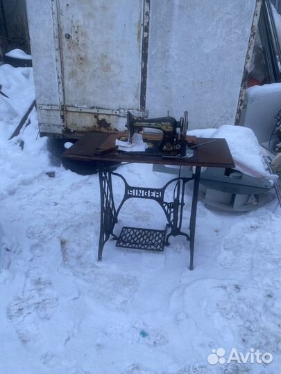 Швейная машинка зингер со станиной