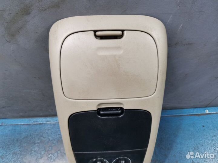 Плафон салона Ford Explorer 4 U251