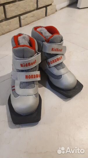 Лыжные ботинки р.30