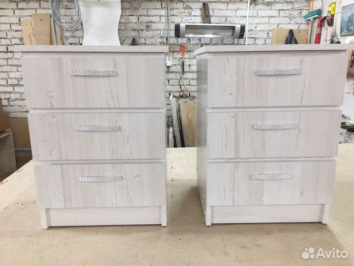 Тумбочка прикроватная