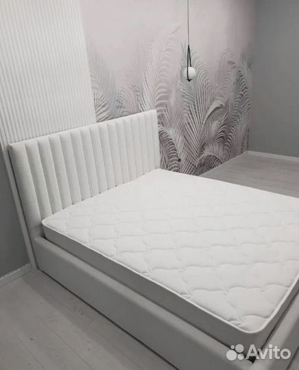 Дизайнерская кровать