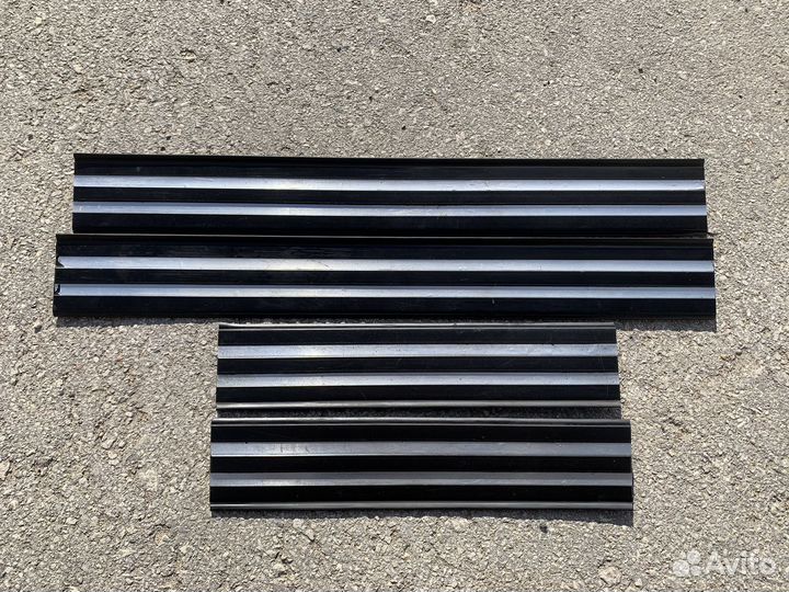 Внутренние накладки на пороги BMW E34