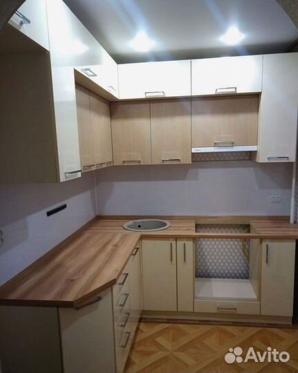 Кухня разные цвета фасадов