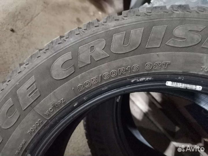 Bridgestone Ice Cruiser 7000 205/60 R16 92T