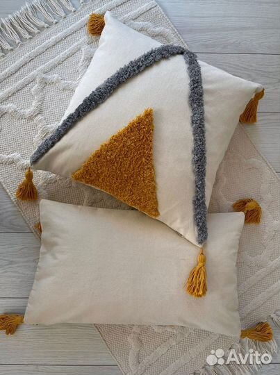 Наволочка декоративная с кисточками и бахромой