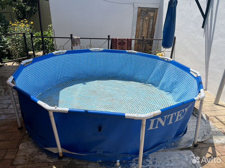 Бассейн intex