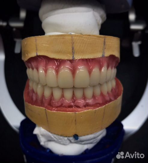 Зубной техник