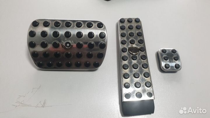 Накладки на педали на Mercedes R129