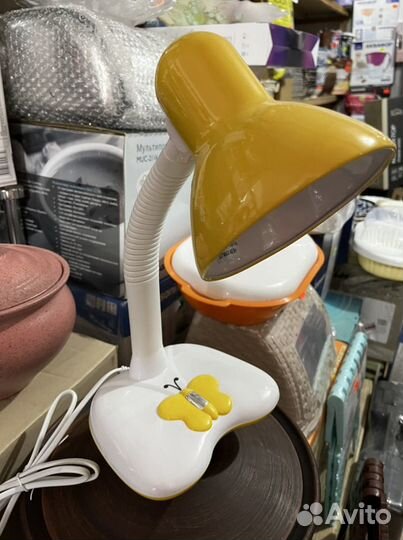 Лампа настольная. Новая